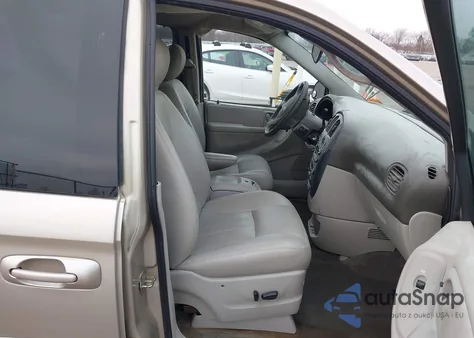 2005 Dodge Grand Caravan Sxt z USA, uszkodzony, nr VIN 2D4GP44L75R326111